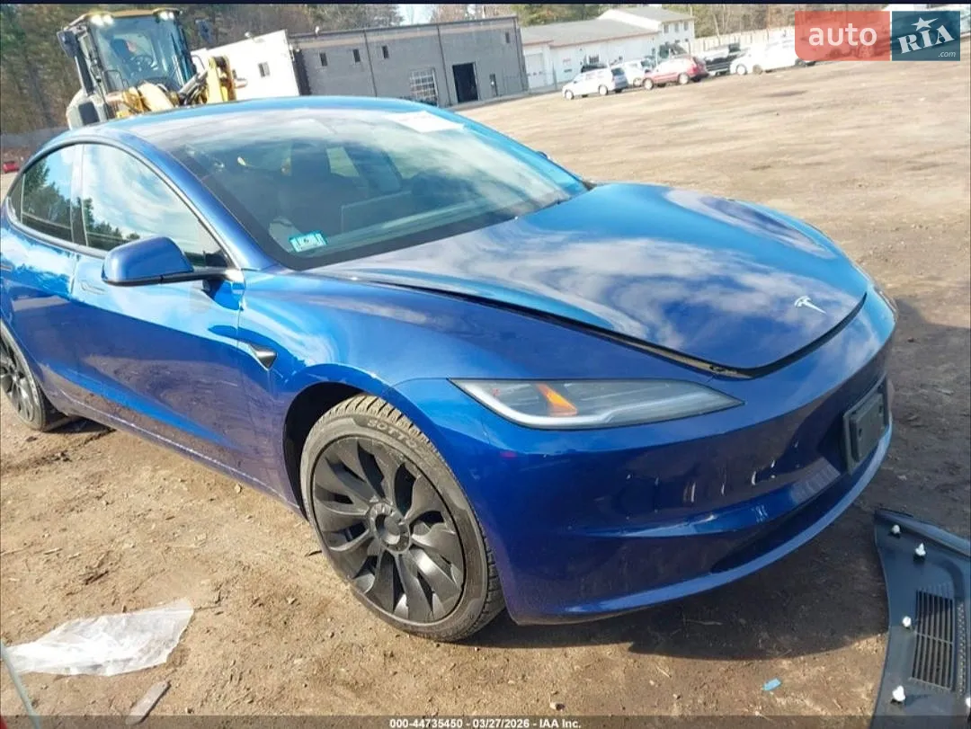 2025 Tesla Model 3 - фото 1