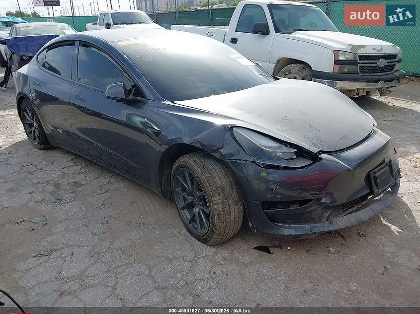2023 Tesla Model 3 - фото 1