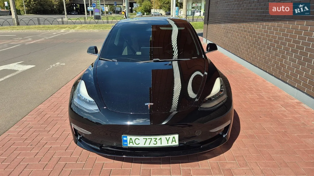 2019 Tesla Model 3 - фото 1