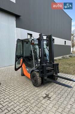 Toyota 02-2FG25  2011