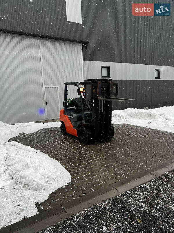 Спецтехніка Toyota 02-2FG25