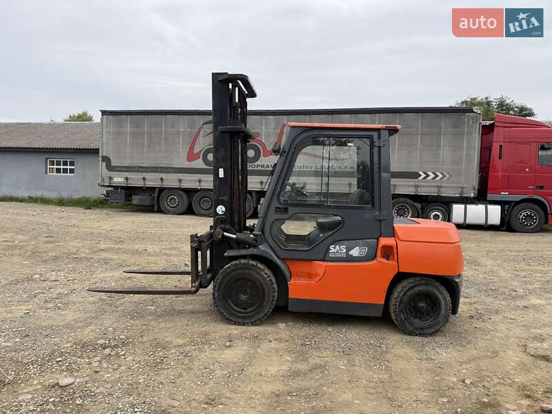 Спецтехніка Toyota 02-3FD40