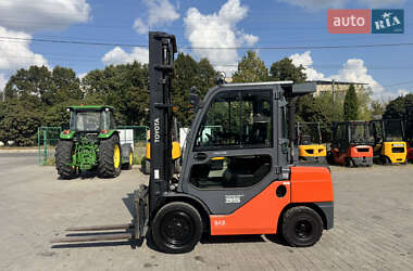 Toyota 02-8FDJF35  2016