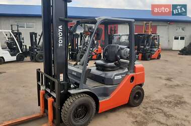 Toyota 02-8FG25  2008