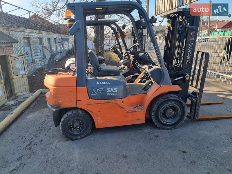 Toyota 02-8FG25