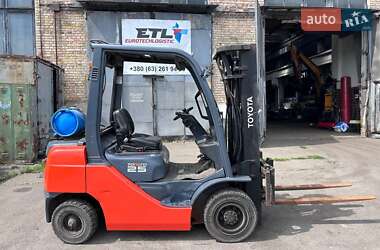 Toyota 02-8FG25  2010