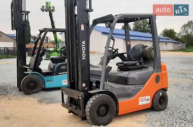 Toyota 02-8FGF15  2011