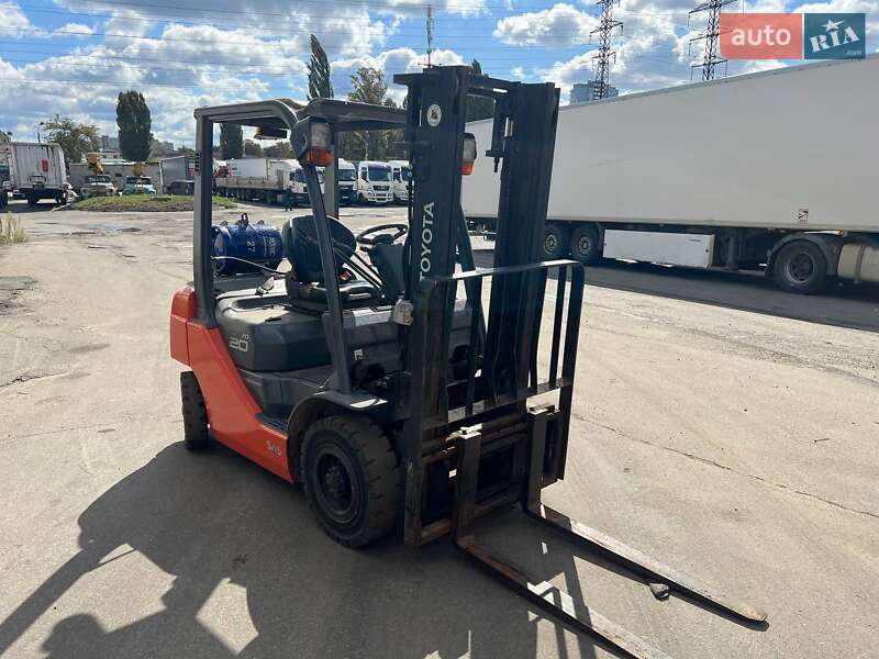 Спецтехника Toyota 02-8FGF20