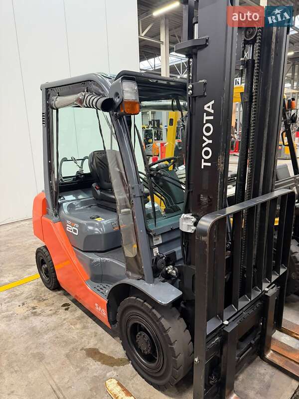 Спецтехніка Toyota 02-8FGF20