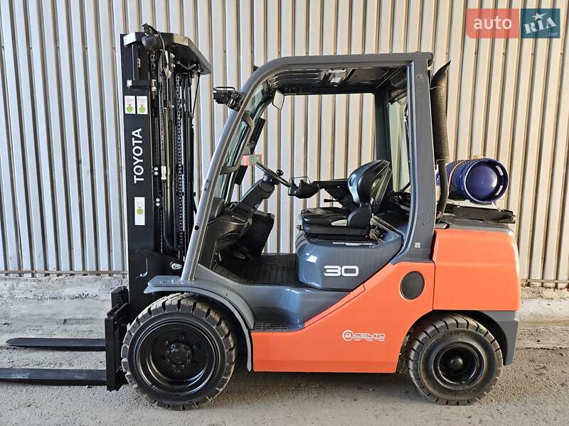 Toyota 02-8FGF30