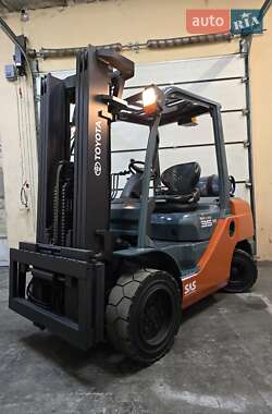 Toyota 02-8FGJF35  2008