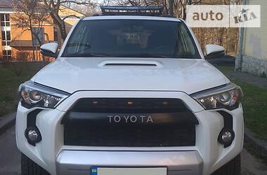 Toyota 4Runner TRD of road 2018