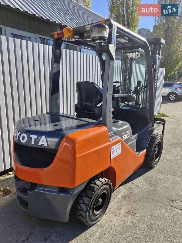 Спецтехніка Toyota 52-8FDF30