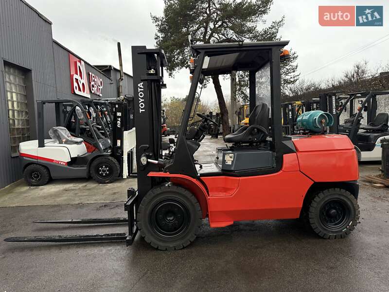 Спецтехніка Toyota 7FG45