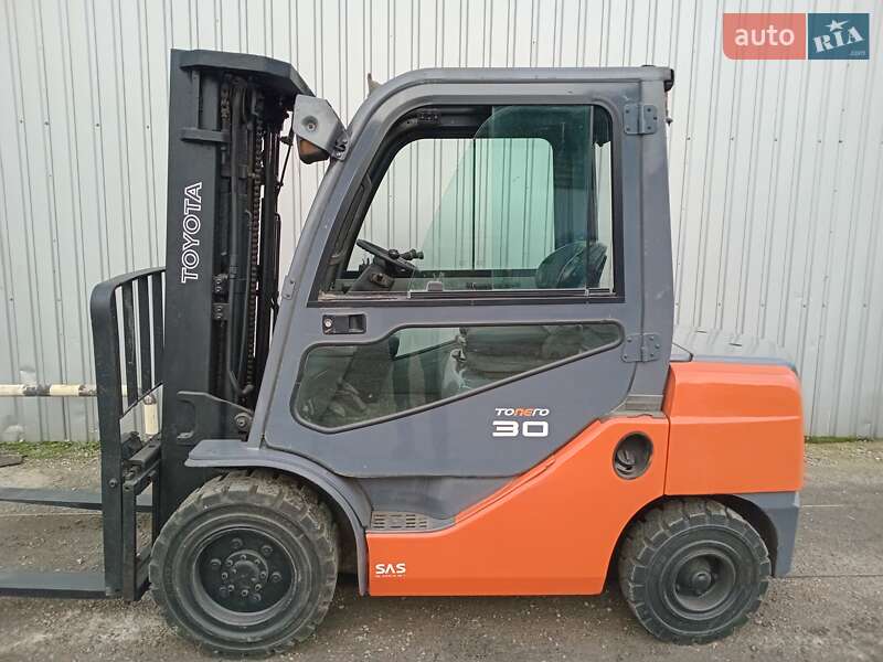 Спецтехника Toyota 8FD30