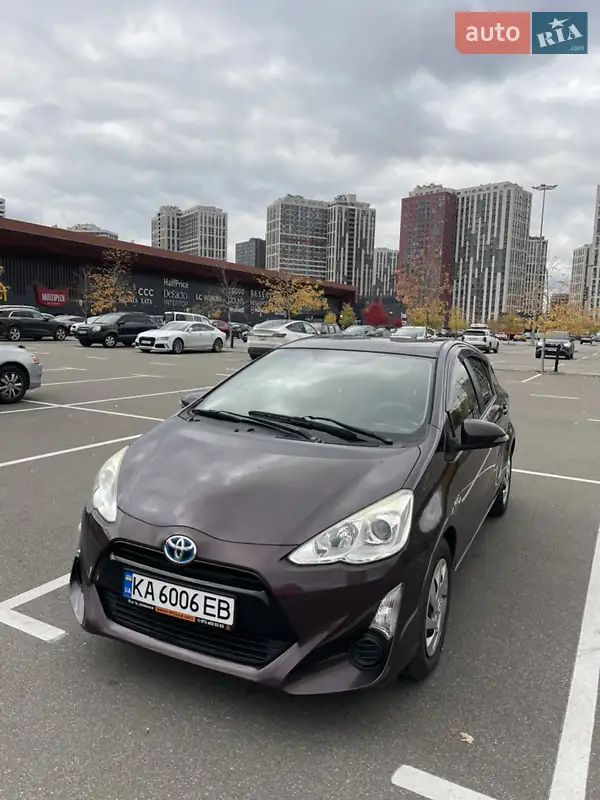 Toyota Aqua 2015