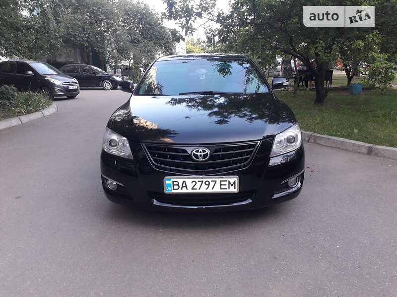 Легковые Toyota Aurion