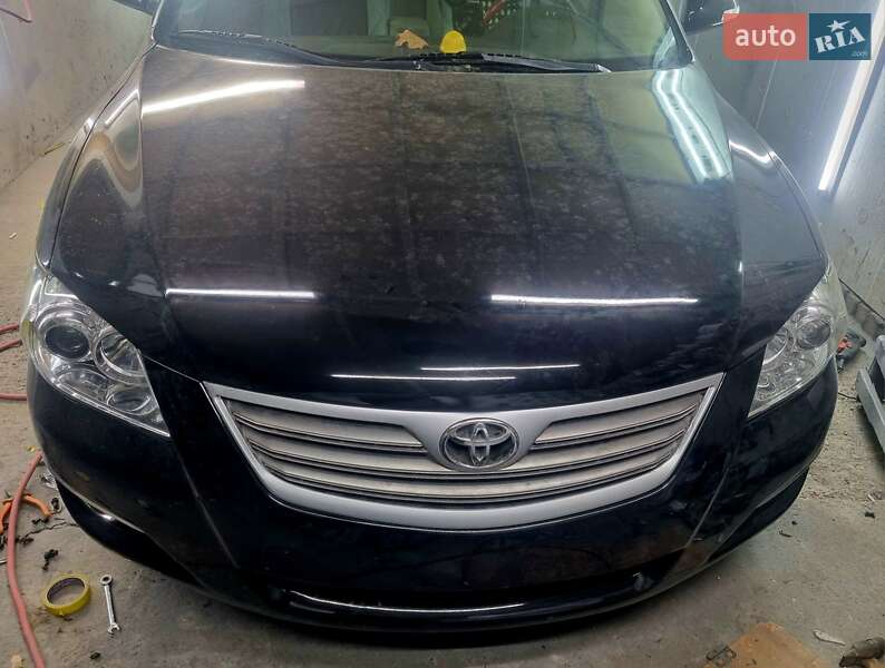 Седан Toyota Aurion