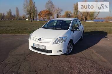 Toyota Auris  2011