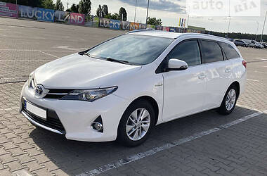 Toyota Auris HYBRID 2013