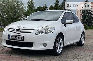 Toyota Auris  2010