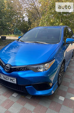 Toyota Auris  2015