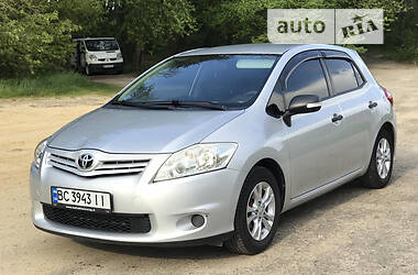 Toyota Auris  2010