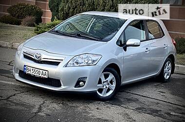 Toyota Auris  2011