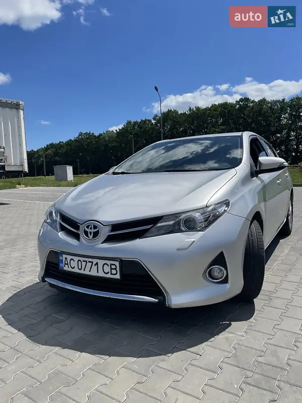 Toyota Auris 2012