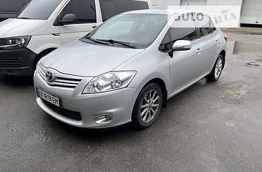 Toyota Auris  2011