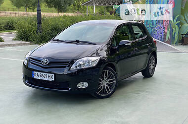 Toyota Auris LUNA 2011