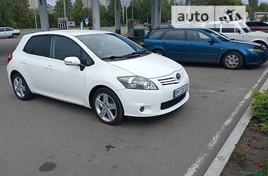 Toyota Auris  2011