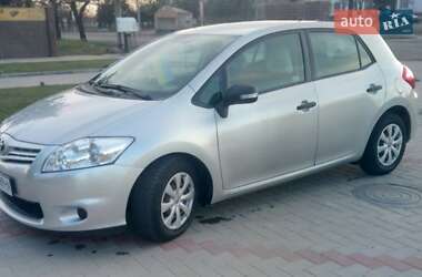 Toyota Auris  2011
