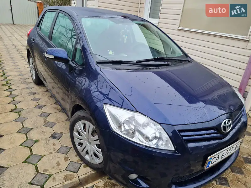 Toyota Auris 2011