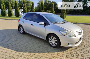 Toyota Auris  2012