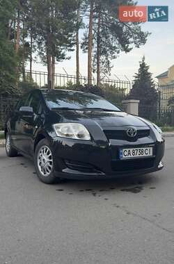 Toyota Auris  2009