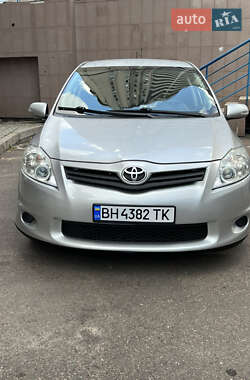 Toyota Auris  2012