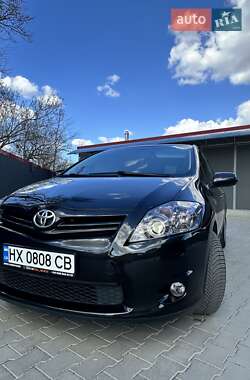 Toyota Auris  2011