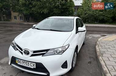 Toyota Auris  2013