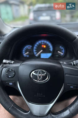 Toyota Auris  2013