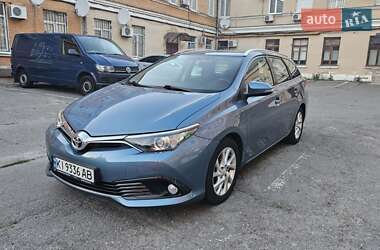 Toyota Auris  2015