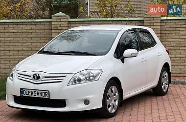 Toyota Auris  2010