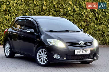 Toyota Auris  2012