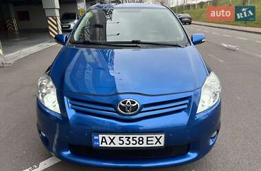 Toyota Auris  2011