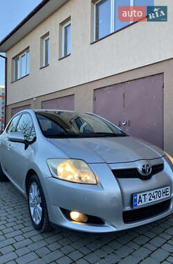 Toyota Auris  2006