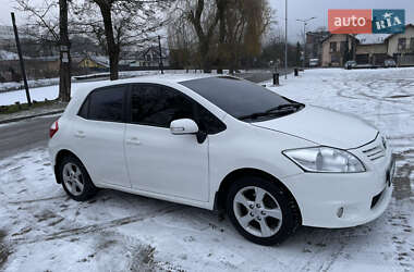 Toyota Auris  2012