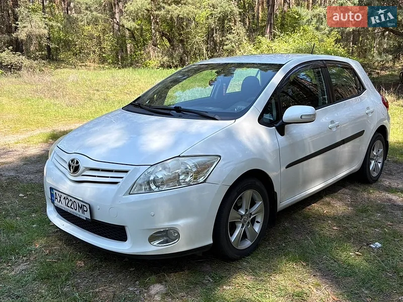 Toyota Auris 2012