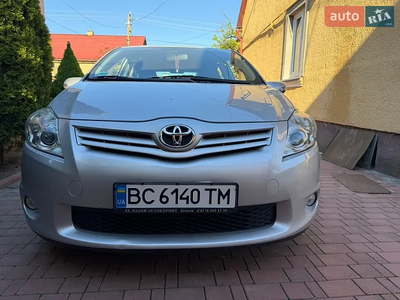Toyota Auris 2011