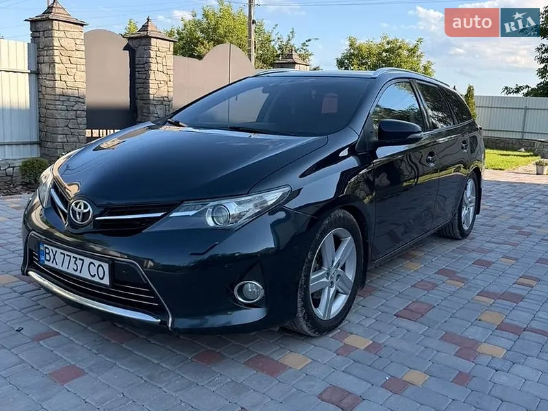 Toyota Auris 2014