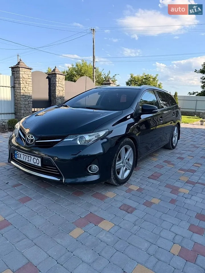 2014 Toyota Auris - фото 1